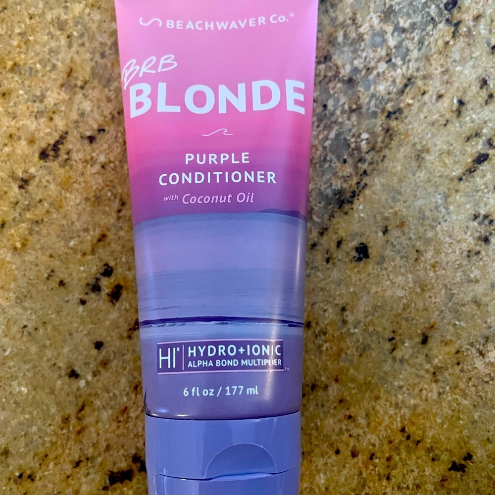 Beachwaver's BRB Blonde Purple Conditioner.